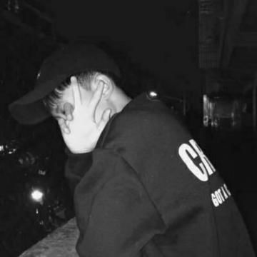 快手最火头像男生霸气高冷我们都是在夜里崩溃过的俗人