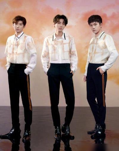 小凯千玺结束工作,深夜坐车去王源家吃饭,tfboys合体画面超养眼