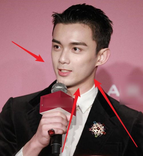 吴磊绅士西装亮相活动现场,看清无美颜生图后,这状态堪比精修