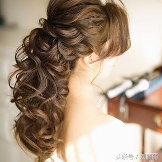 中年女性一定不能错过的发型,实在太美了,美到就像一朵花