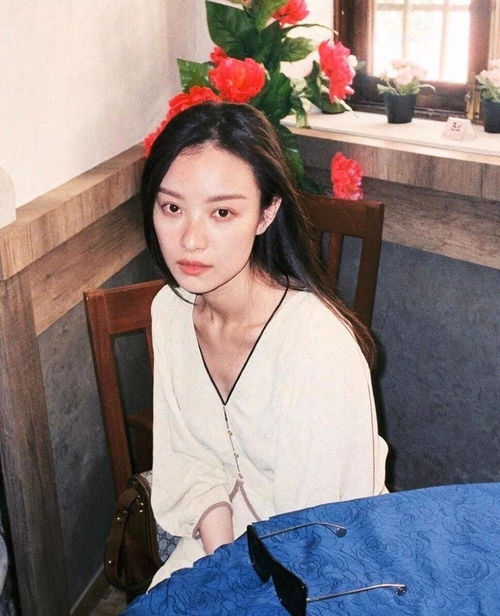 女明星都在抢时尚博主饭碗,杨幂化身带货女王,倪妮演绎法式优雅