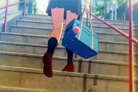 日本动画中的奇葩规则,女孩子迟到一定叼面包,走路内八字