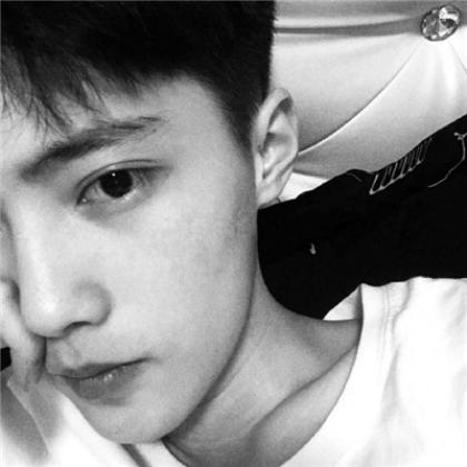 伤心的头像男,没人想过我的感受在呼过我