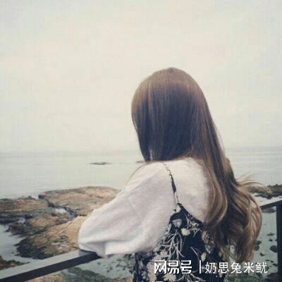 妻子出差,岳父上门喝茶,女婿指了指卧室,岳父扔下钱包就跑