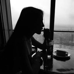 意境黑白女生微信图像11