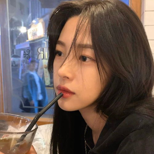 有没有啥短发美女头像动漫真人都行
