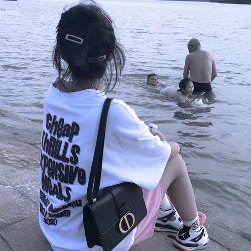 爱不太明显不露脸女生头像离开的人,只是不够爱情绪化文案