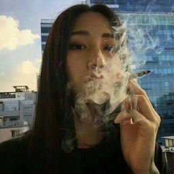qq头像女生伤感孤独头像图片试着努力去喜欢你喜欢的东西