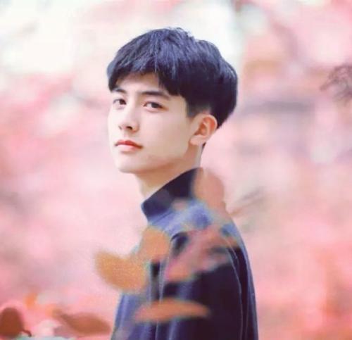 优质微博男生头像阳光治愈可爱点