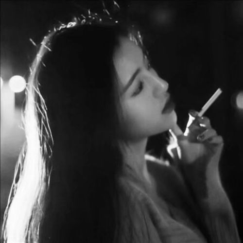 黑白个性女头