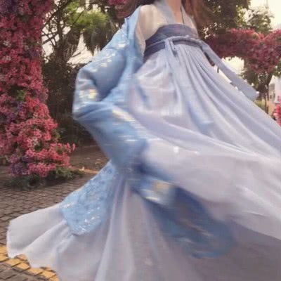 最近超火反光汉服,阳光下彩色发光仙气儿十足太美腻