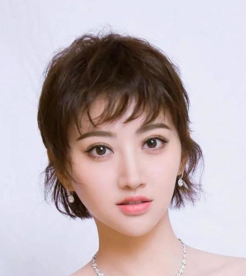 半个娱乐圈都在剪的酒窝发火了时髦减龄又显脸小,谁剪谁美