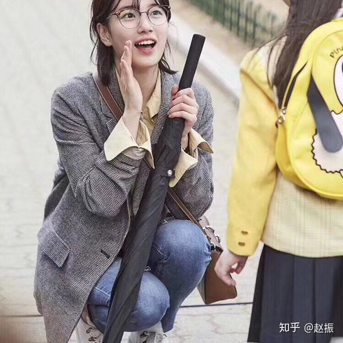 有戴眼镜留刘海还长得很好看的女孩子吗