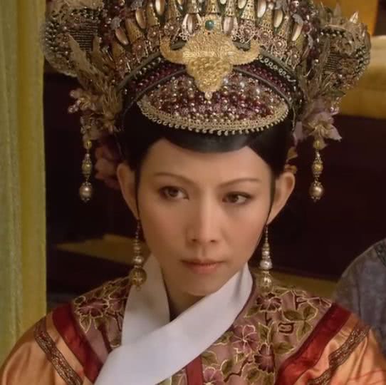 甄嬛传三阿哥成了皇后的儿子,太后为什么生气