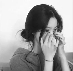 抖音很火的句子世人万千,你再难遇我
