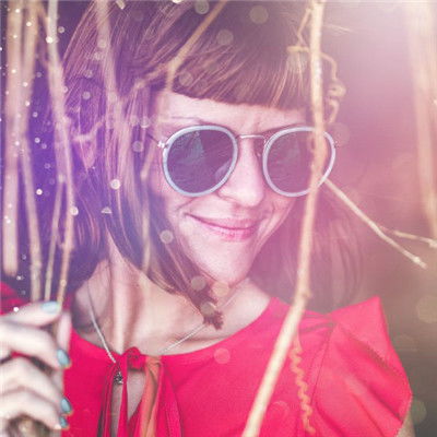 戴太阳眼镜的美女头像,比较成熟的欧美女人
