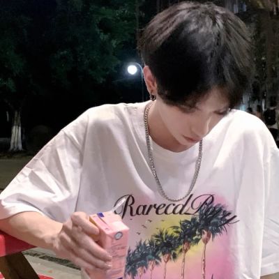 ins阳光大男孩头像