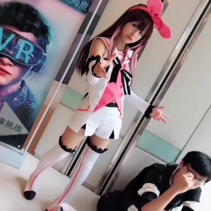 空你西瓦,又一个cos日本动漫的,妹子膨胀了