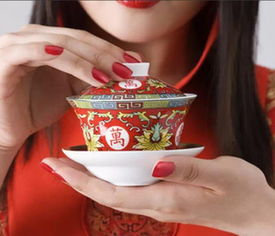 你是谁的茶,在等哪杯水
