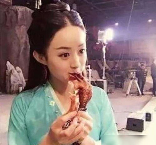 女明星在片场都做啥吴谨言接吻,杨颖抽烟,看到赵丽颖输了
