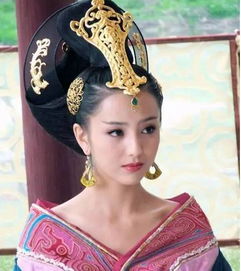 新疆最美不是古力娜扎,连迪丽热巴见到她都要叫一声前辈