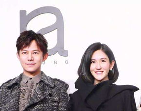 明星神角度错位照王源扎马尾,周董上热搜,黄磊迷倒万千少女