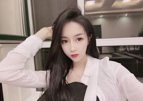 刘一手老婆董莹莹照片,快手网红美女小莹莹尾巴私房照写真套图