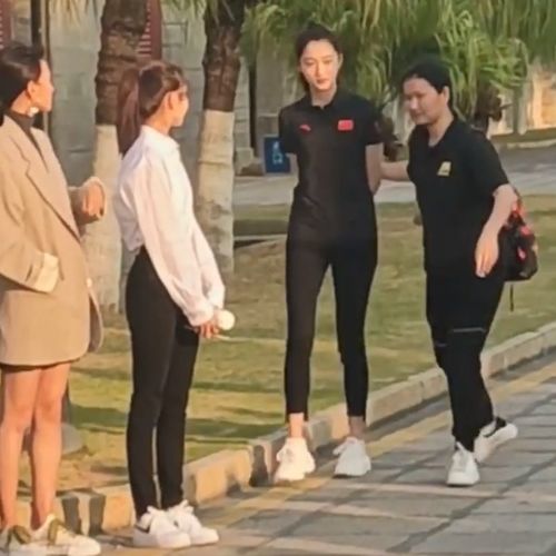 关晓彤颜值有多优越与厦大校花同框时,才懂鹿晗选女友的眼光