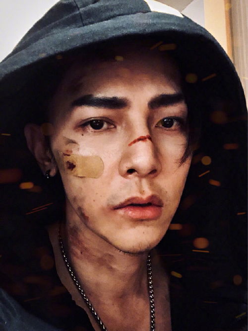 冬天也要活力满满汪东城穿运动装炫酷时髦,出道多年颜值不减