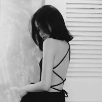 女头像黑白高冷夜太深还是我太真