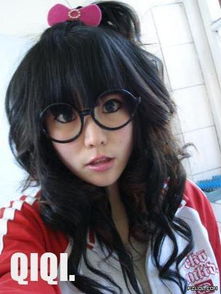 戴眼镜的女生头像