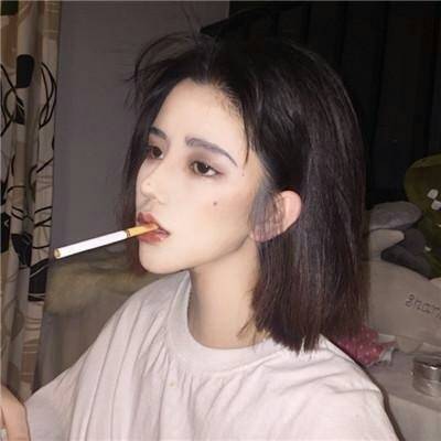 社会头像女生霸气吸烟高冷范女生头像图片大全
