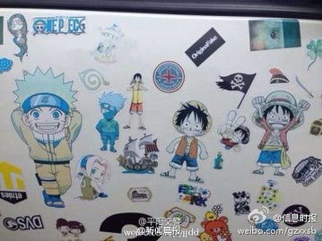 小伙在车身贴满卡通图片被交警拦截当场撕掉