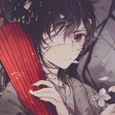 里面有半月小姐姐哦