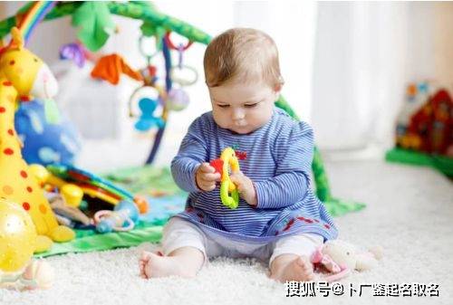 2022年大年初七出生男宝宝起名阳光帅气的男孩名字