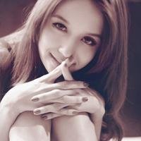 有点性感又干净唯美的欧美女生头像,满意再加悬赏