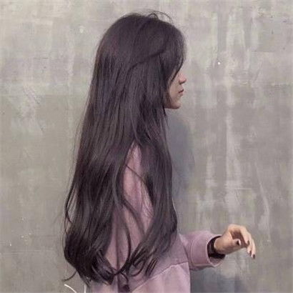 满头长发增加了美感,大气qq背影头像女生