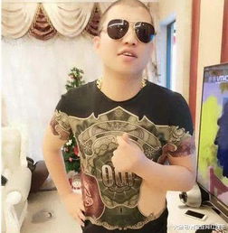 快手最悲催土豪刷1000万做主播小弟,被4网红骂得不敢还嘴