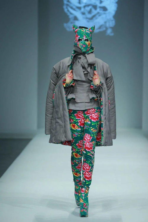 supreme2021春夏系列的最大看点,竟然是东北大花袄