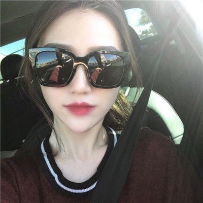 性感女生陌陌头像最新图片2018认真你就输了动情你就哭吧