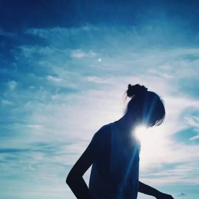就陪你到这里吧,我也要捡起我的自尊了