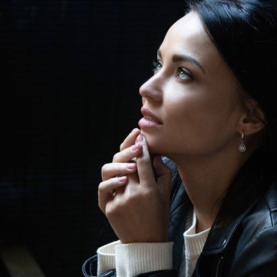 最新欧美成熟超好看的性感美女微信头像图片
