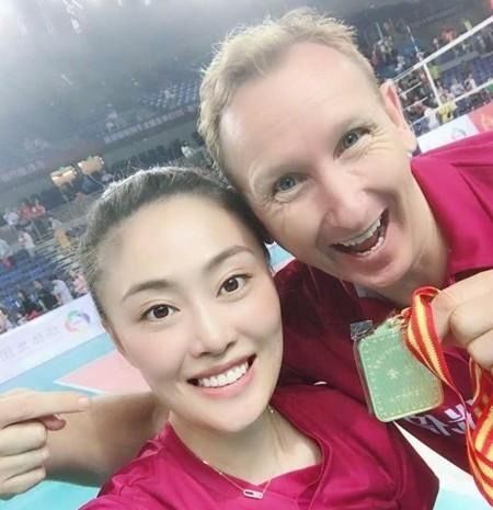 女排大将嫁给白人老公,被骂后怒怼网友,当年还曾与刘翔传绯闻