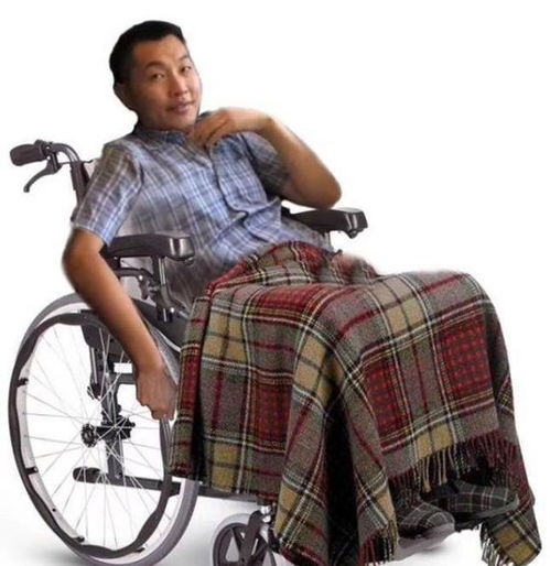 高铁霸座男之后又出霸座女,这视频看得我隔着屏幕把她打了