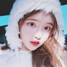 咬唇软妹儿