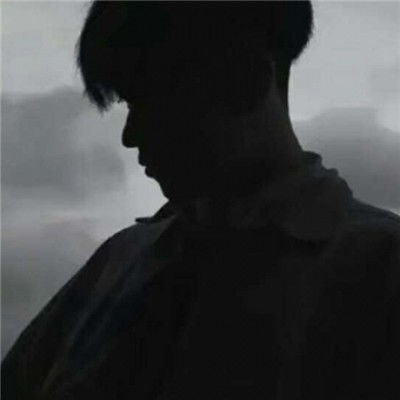 男生伤感侧颜头像喜欢有情调的男生呆呆的