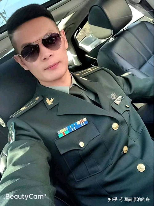 用军人的身份行骗真是可恶,请大家帮我人肉这个人,如果是盗用的照片也请照片主人请保护好自己的隐私,女性一定要注意了哦
