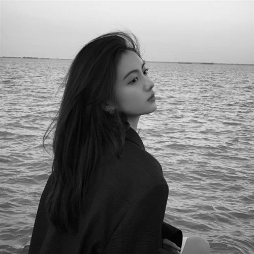 高清黑白女头像高冷受过伤强大起来依旧活的漂亮