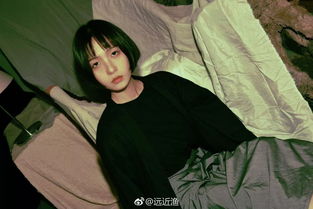 漫画脸酷炫少女火遍抖音,结果腿也是p的