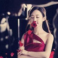 赵丽颖闻玫瑰花头像微信头像图片大全
